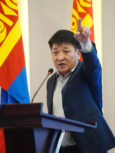 Увс аймгийн ИТХ-ын төлөөлөгч Д.Цэндсүрэн: УИХ, Засгийн газрыг шүүхэд өгнө